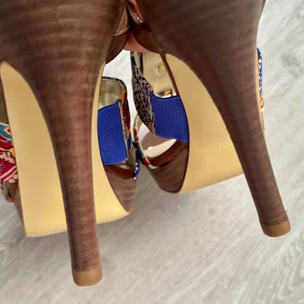 Guess Brown and Multicolor Floral Heels - Picture 6 of 16